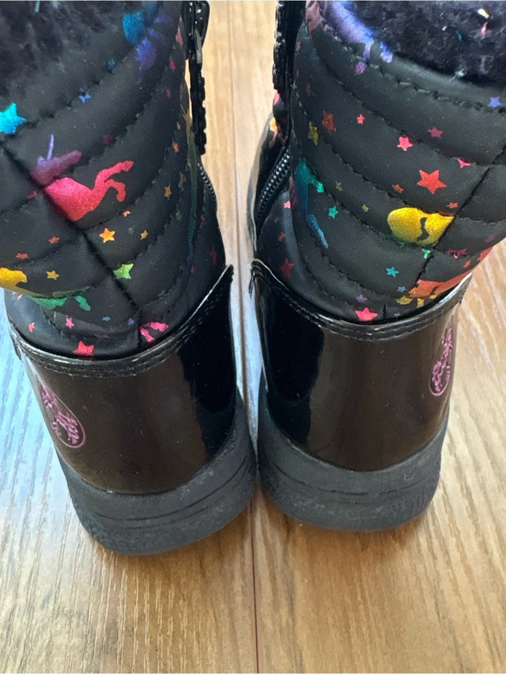 Totes Kids Black Winter Boots with Rainbow and unicorn Accents Size 10 INV25/576